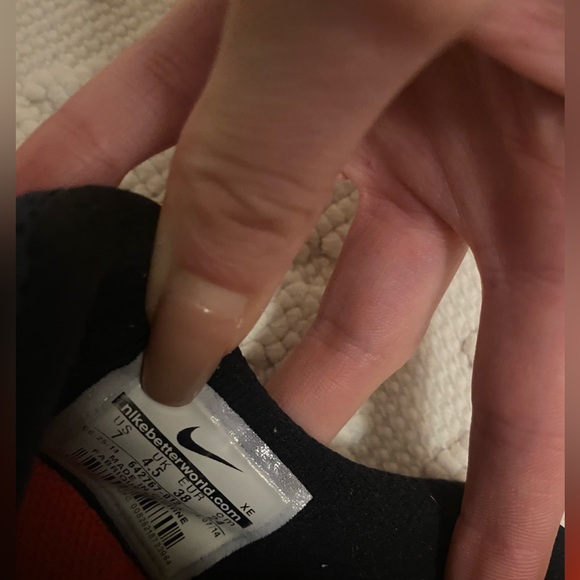 •SOLD• Nike Training/Running Shoes - Picture 7 of 7